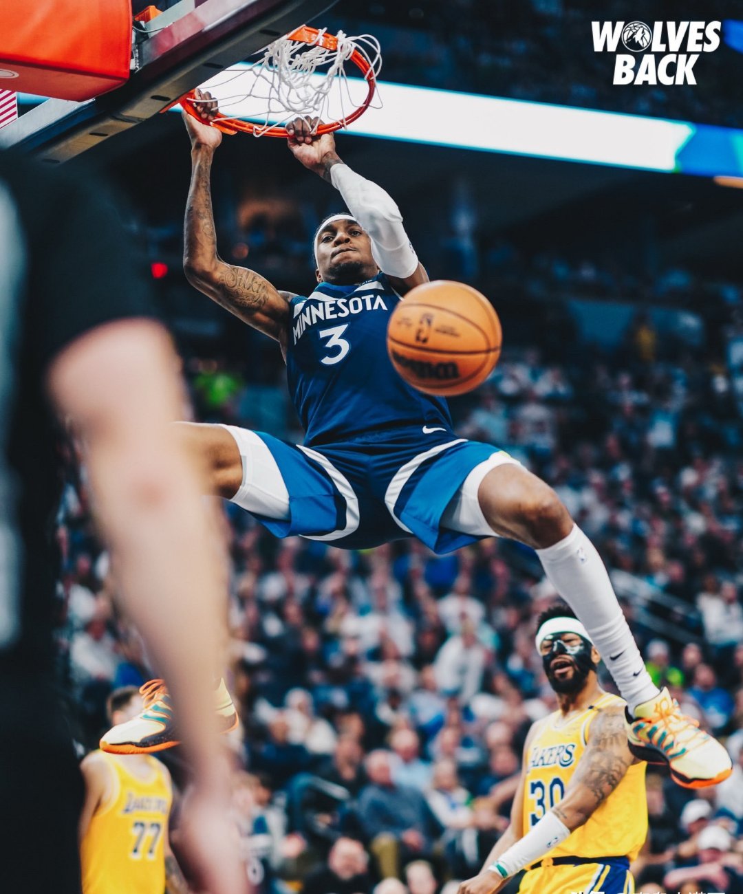 九游APP下载官网版Doinb连续十二场比赛得分超过领先优势明显,湖人不断突破!气势如虹延续(哈登连续得分上双)