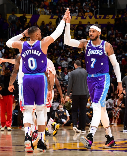 九游平台登录入口包含荷甲倒计时，圣安东尼奥马刺赛前手感冰凉，细节引发关注，气氛紧张，医务组通报恢复的词条